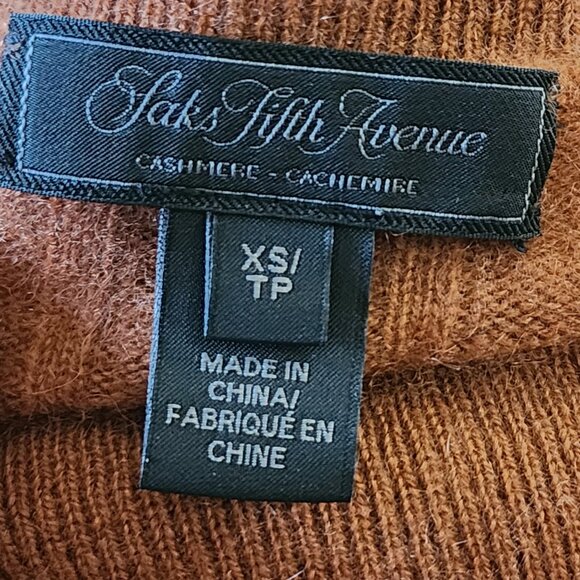Saks Fifth Avenue Burnt Orange 100% Cashmere V-Neck Sweater - Picture 4 of 5